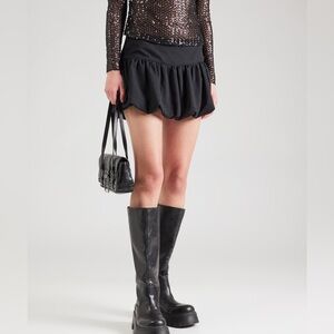 Hollister Bubble Mini Skort. XXL